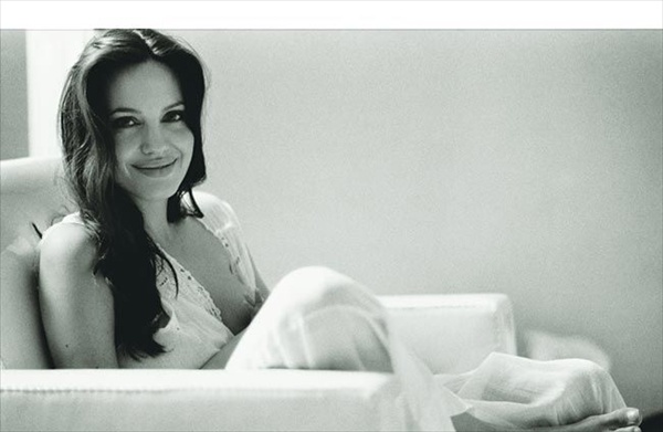 angelina_jolie_by_brad_pitt_exclusive12.jpg